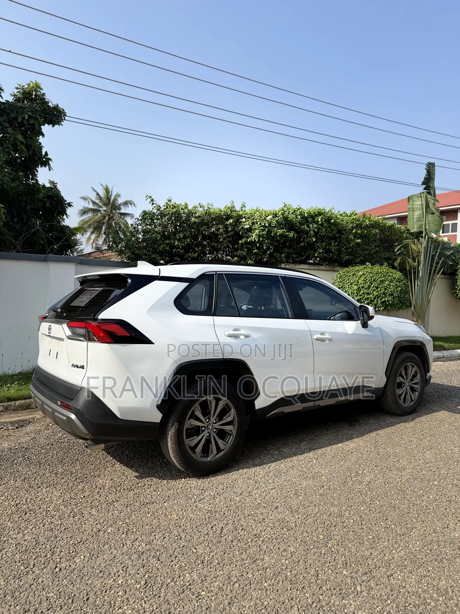 Toyota RAV4 XLE Premium 2025 White