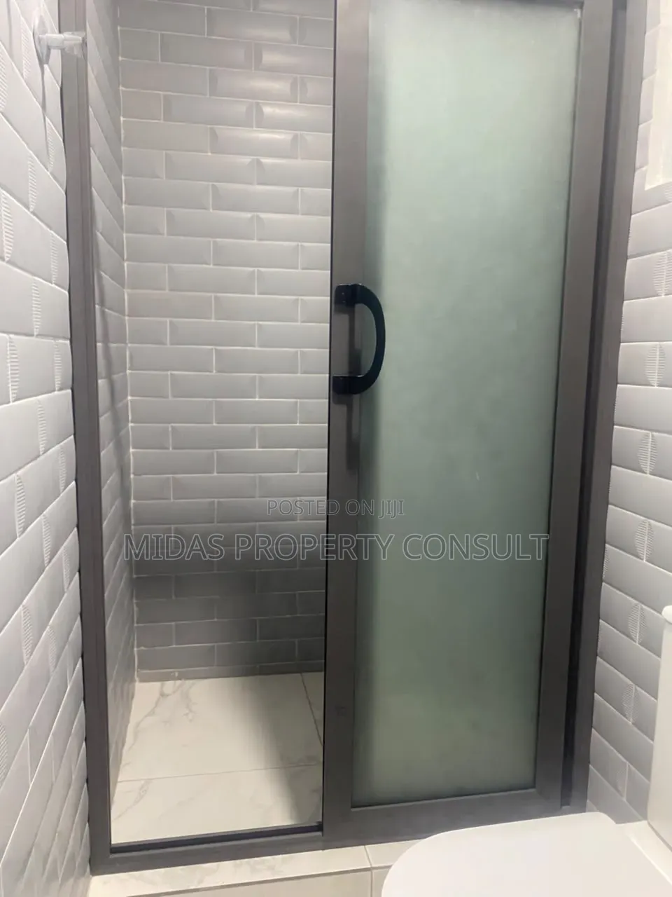 2bdrm House in Dzorwulu for rent