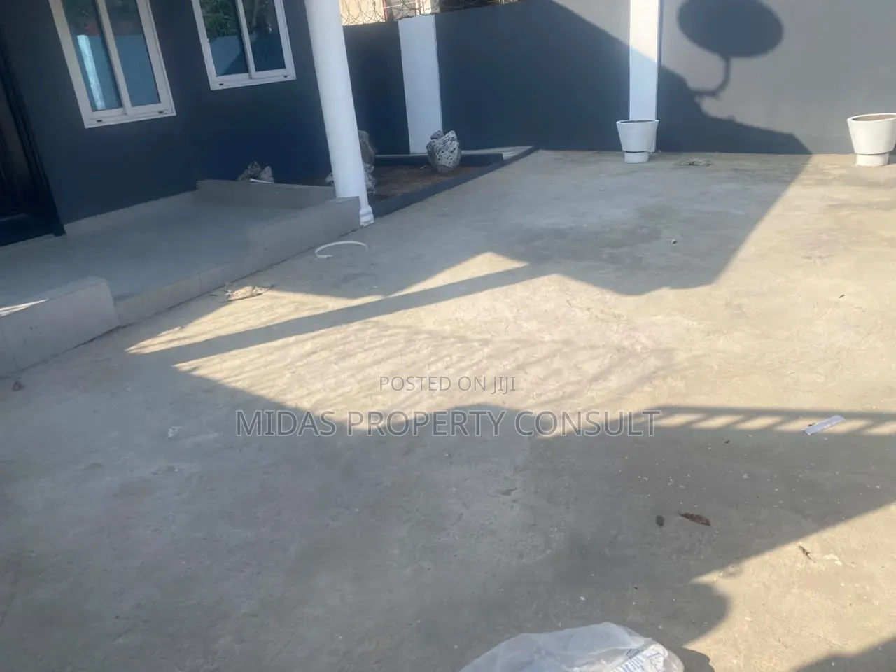 2bdrm House in Dzorwulu for rent