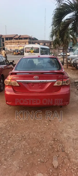 Toyota Corolla 2011 Red