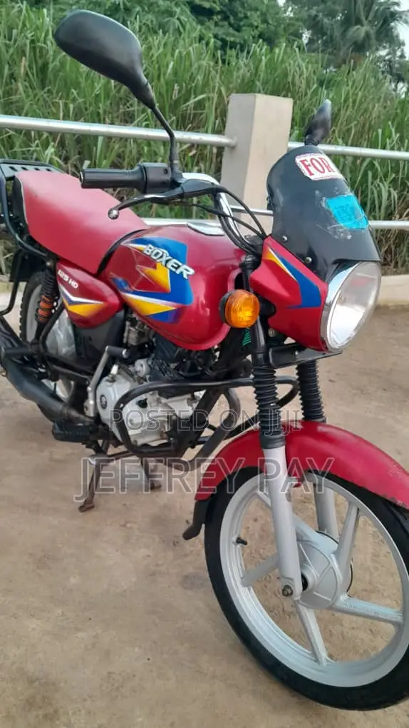Bajaj Boxer 125 2024 Red