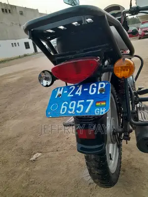 Bajaj Boxer 125 2024 Red