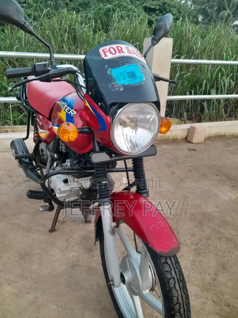 Bajaj Boxer 125 2024 Red