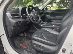 Toyota RAV4 2024 White
