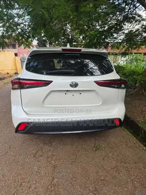 Toyota RAV4 2024 White