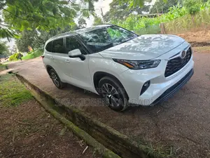 Toyota RAV4 2024 White