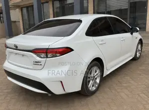Toyota Corolla L 2021 White