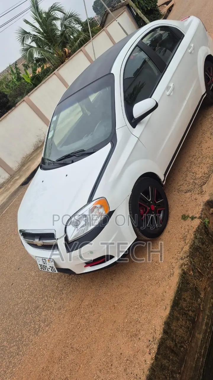 Chevrolet Aveo 1.5 Sedan T250 2011 White