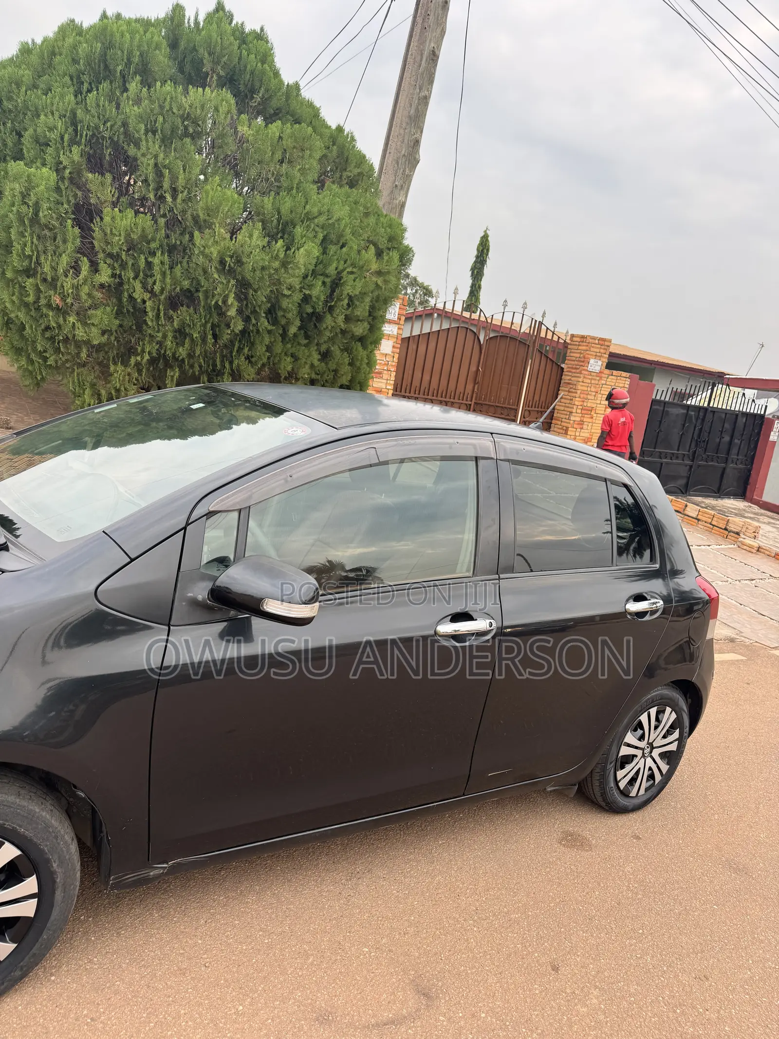 Toyota Vitz 2010 Black