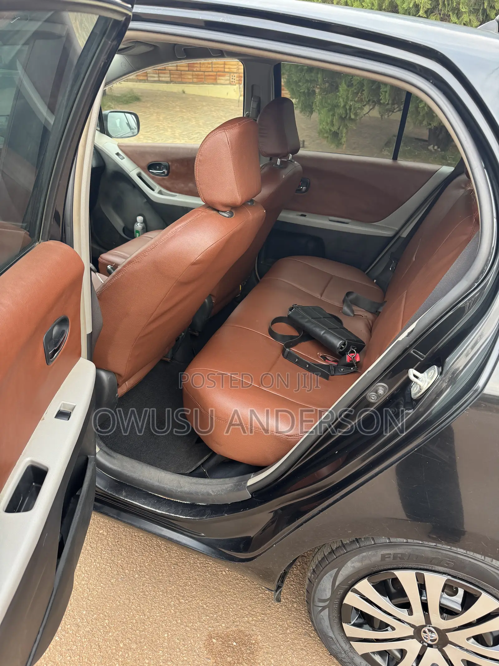 Toyota Vitz 2010 Black