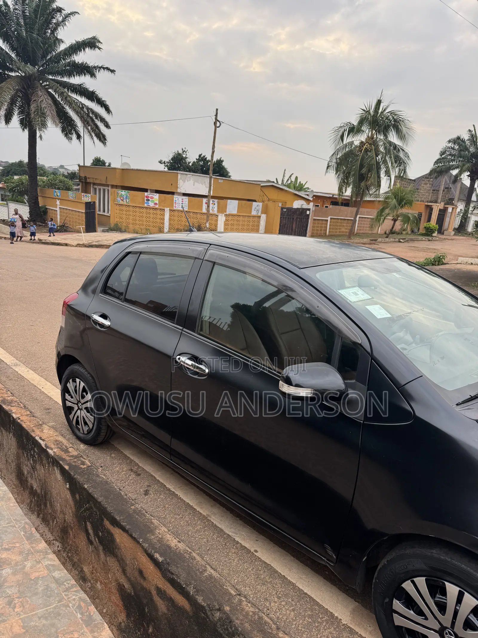 Toyota Vitz 2010 Black
