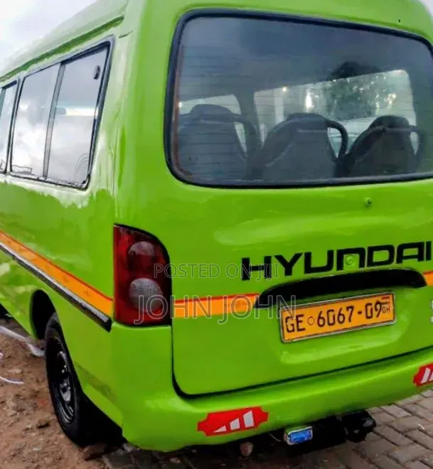 Hyundai Aero Town 2009 Green