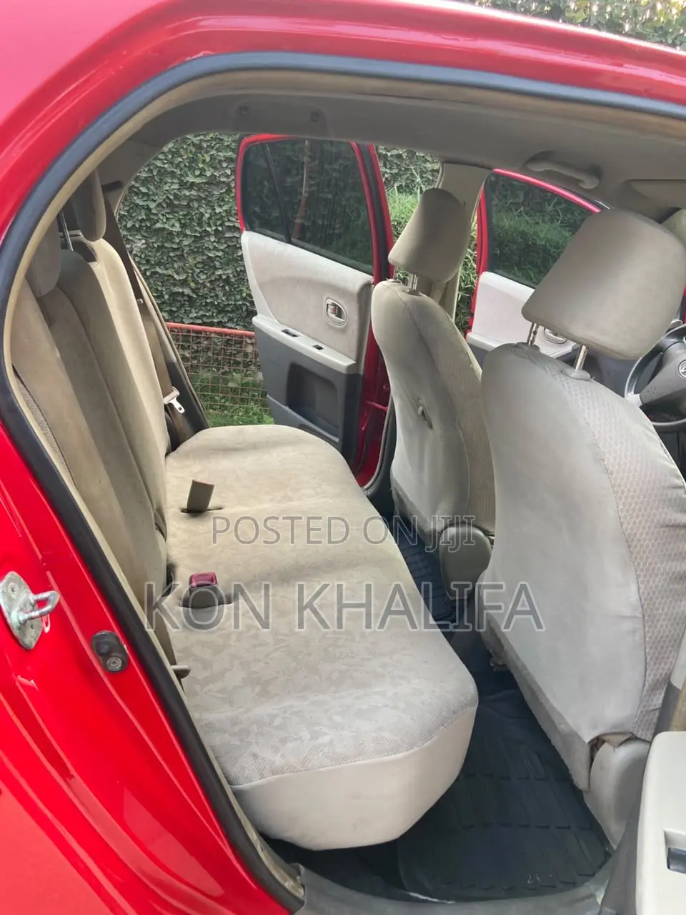 Toyota Vitz 1.3 FWD 5dr 2010 Red