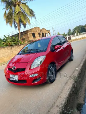 Toyota Vitz 1.3 FWD 5dr 2010 Red