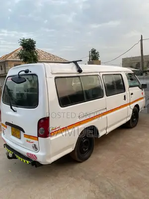 Hyundai H-100 2004 White