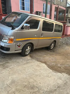 Nissan Caravan (Urvan) 2005 Silver