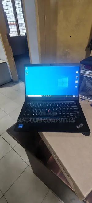New Laptop Lenovo ThinkPad E14 Gen 6 8GB Intel Core i5 SSD 256GB
