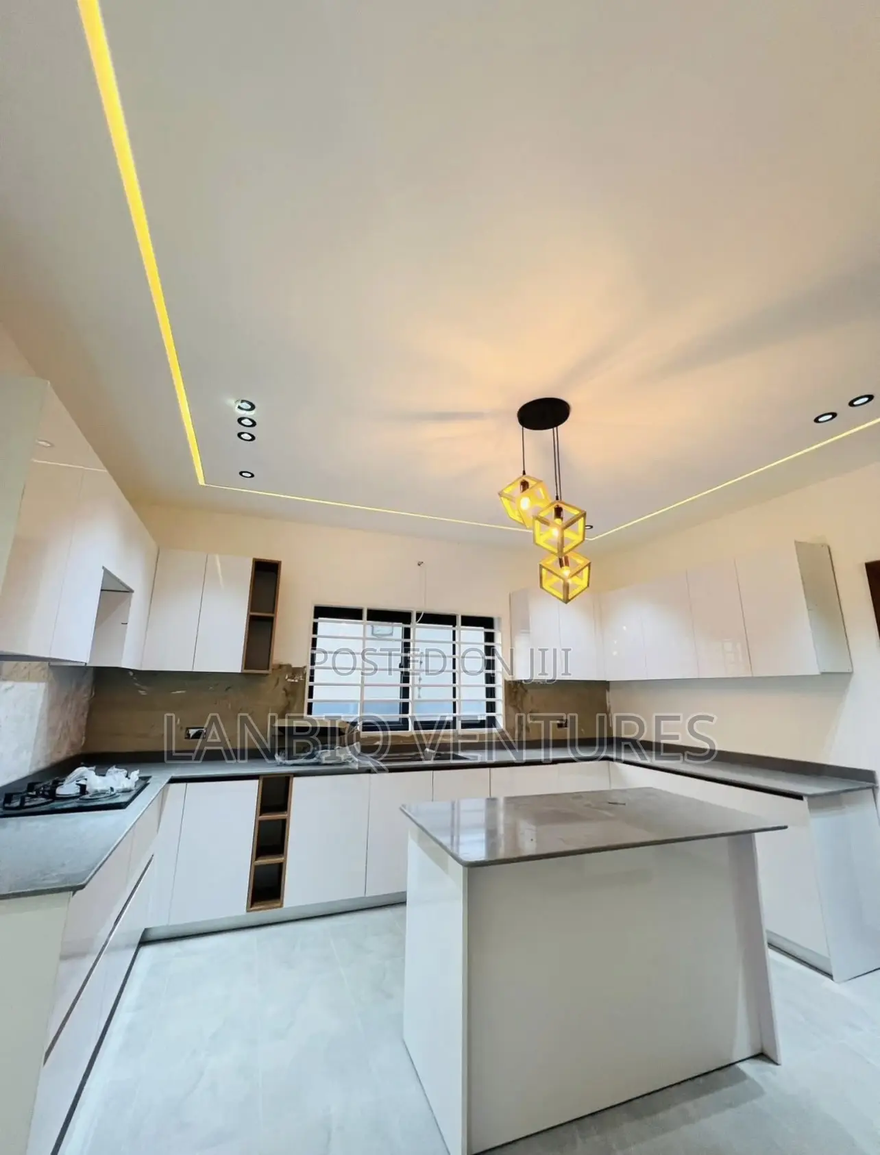 3bdrm House in Oyarifa for sale