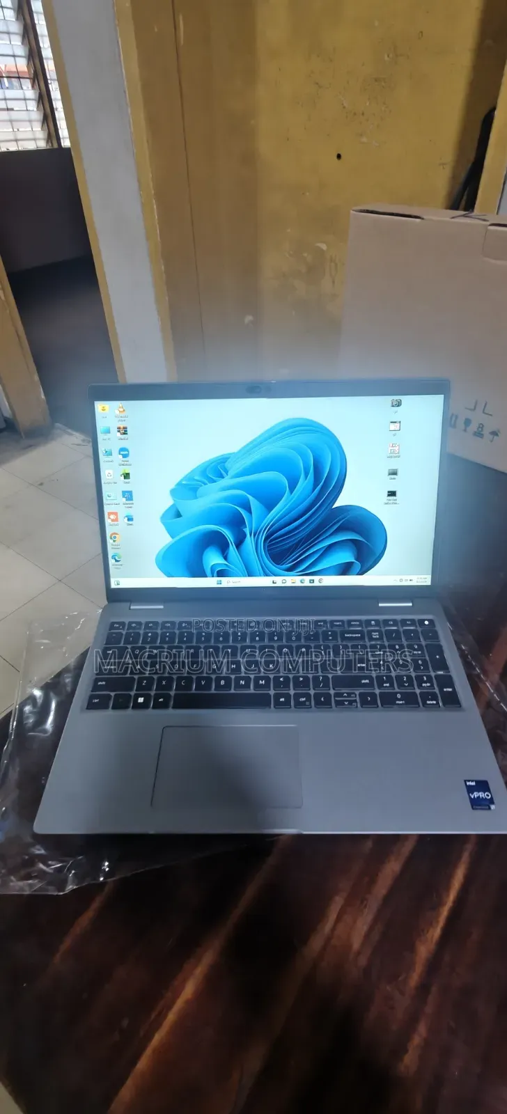 New Laptop Dell Precision 3580 16GB Intel Core i7 SSD 512GB