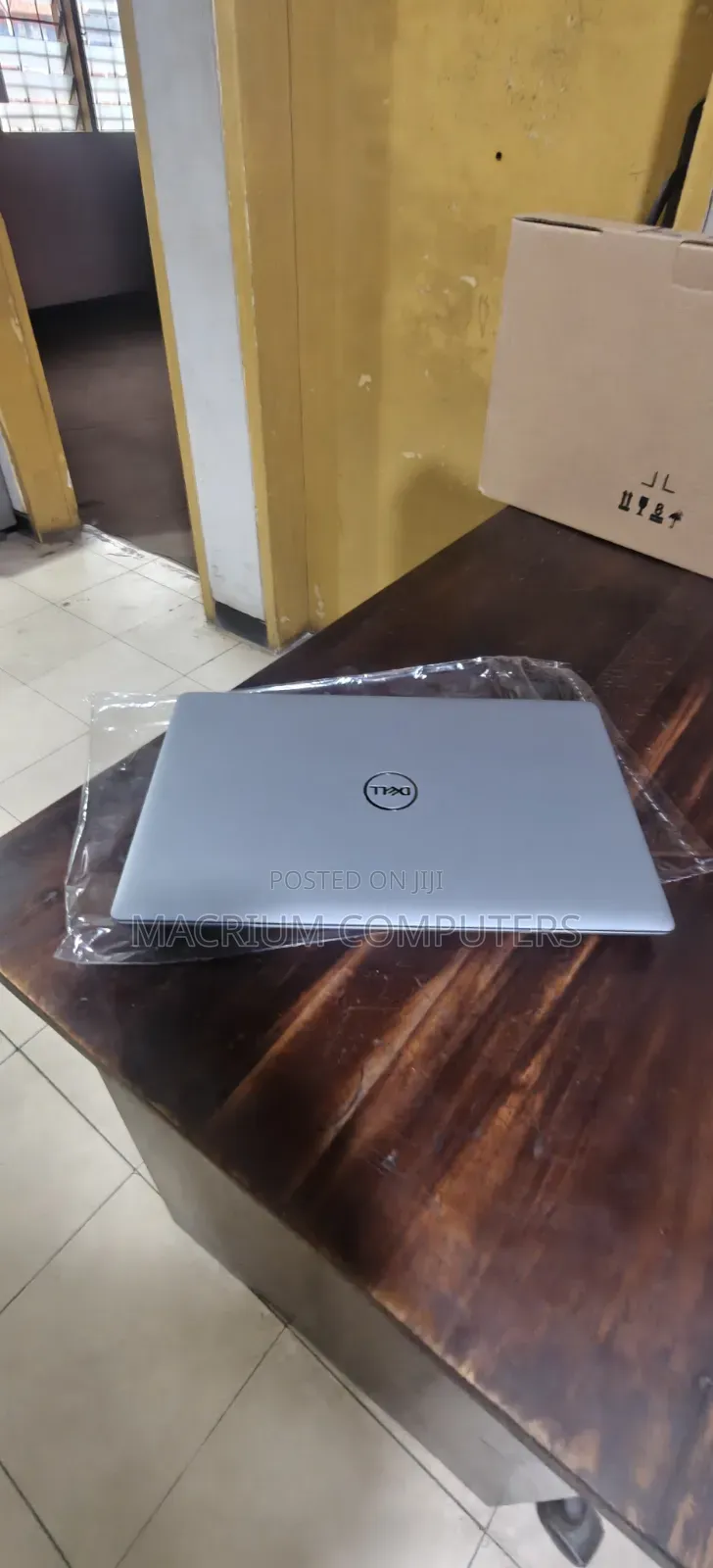 New Laptop Dell Precision 3580 16GB Intel Core i7 SSD 512GB