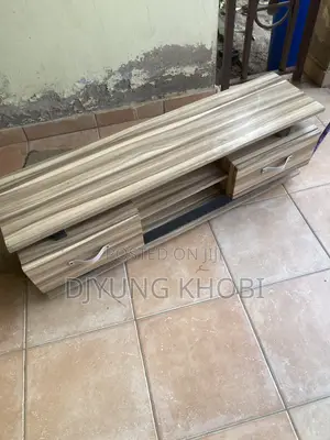 Nice TV Stand