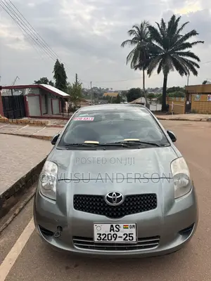 Toyota Yaris 2009 Gray