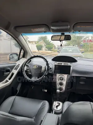 Toyota Yaris 2009 Gray