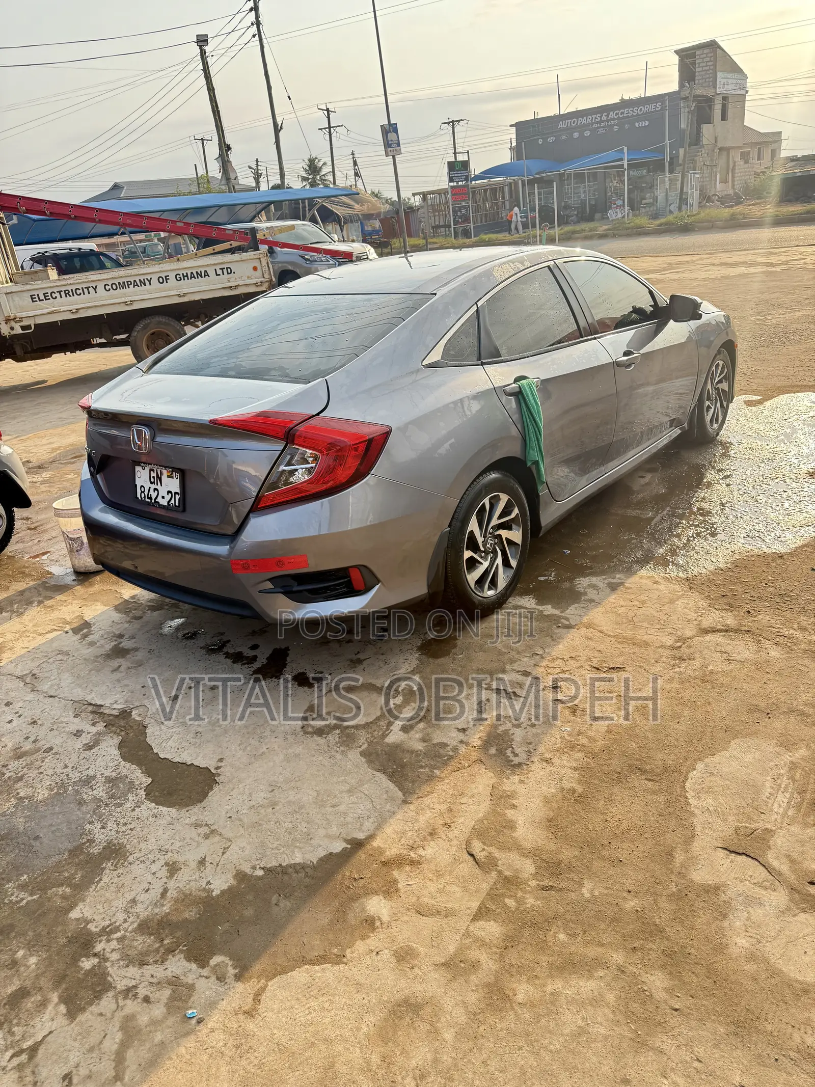 Honda Civic LX 4dr Sedan (2.0L 4cyl) 2016 Gray