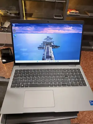 Laptop Dell Precision 3560 32GB Intel Core i7 SSD 1T