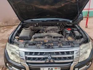 Mitsubishi Pajero 2015 Black