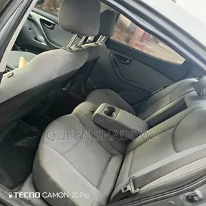 Hyundai Elantra 2012 Silver