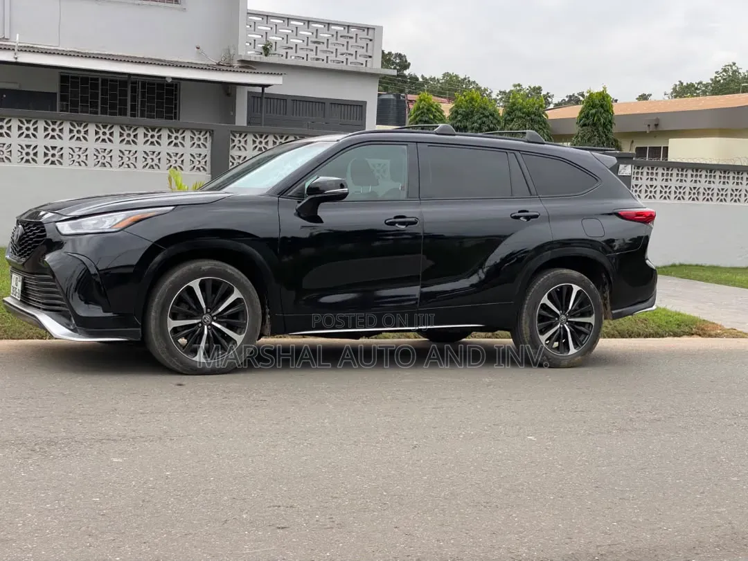 Toyota Highlander 2021 Black