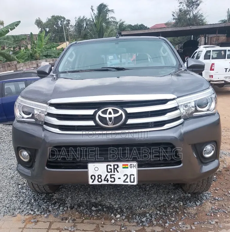Toyota Hilux 2020 Gray