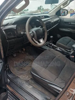 Toyota Hilux 2020 Gray