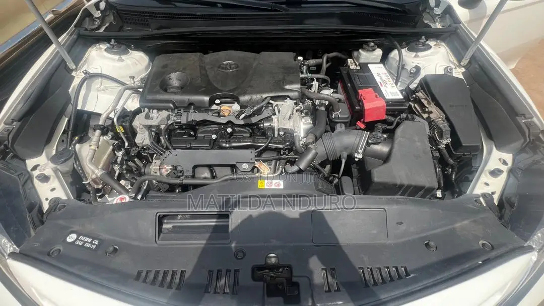 Toyota Camry SE FWD 2020 White