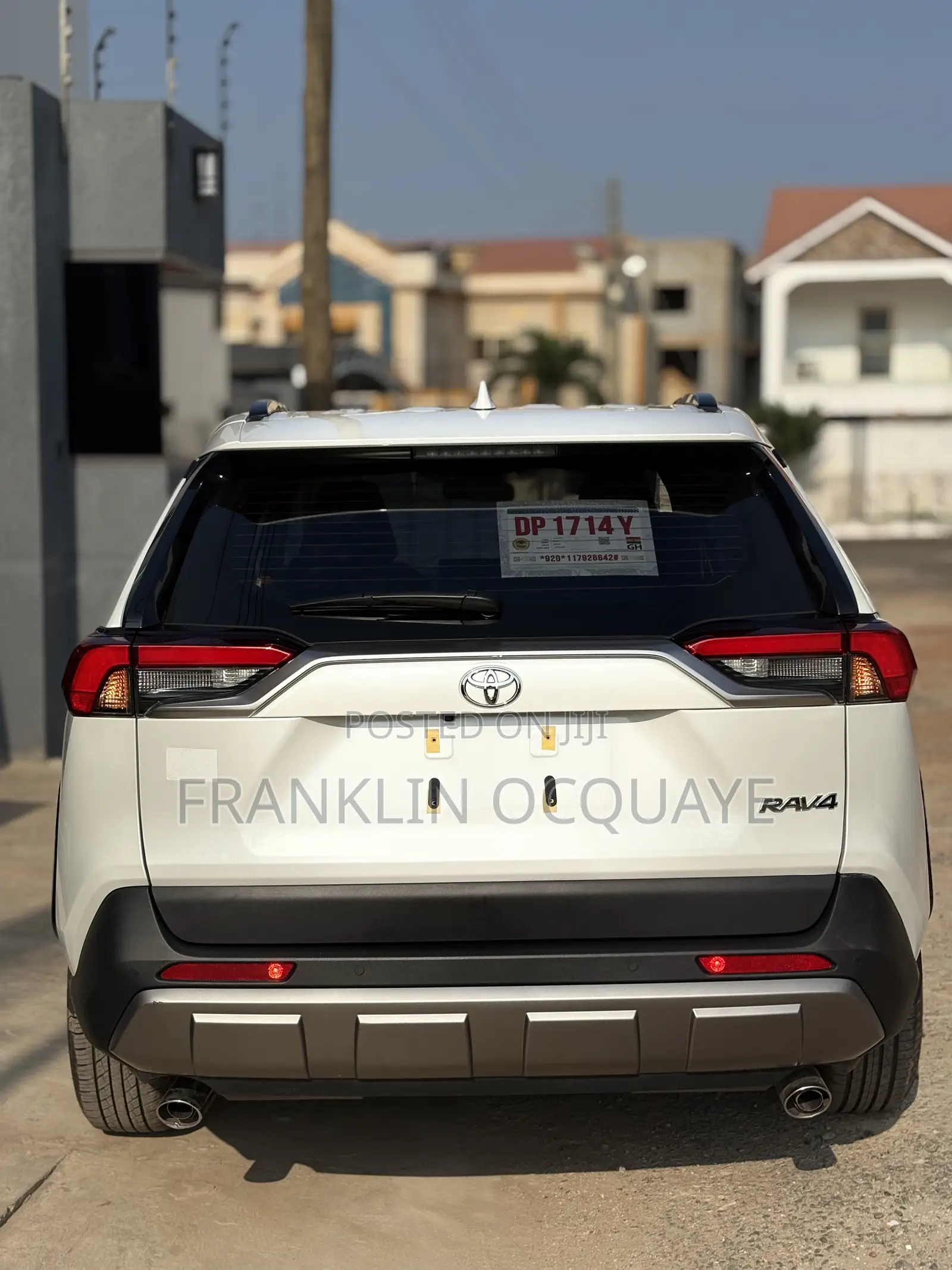 Toyota RAV4 XLE Premium 2025 White