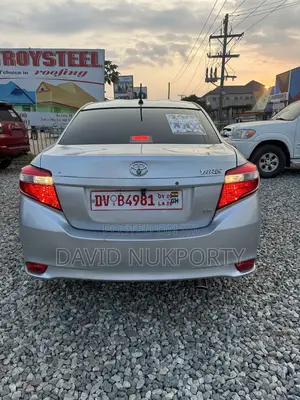Toyota Yaris 2015 Silver