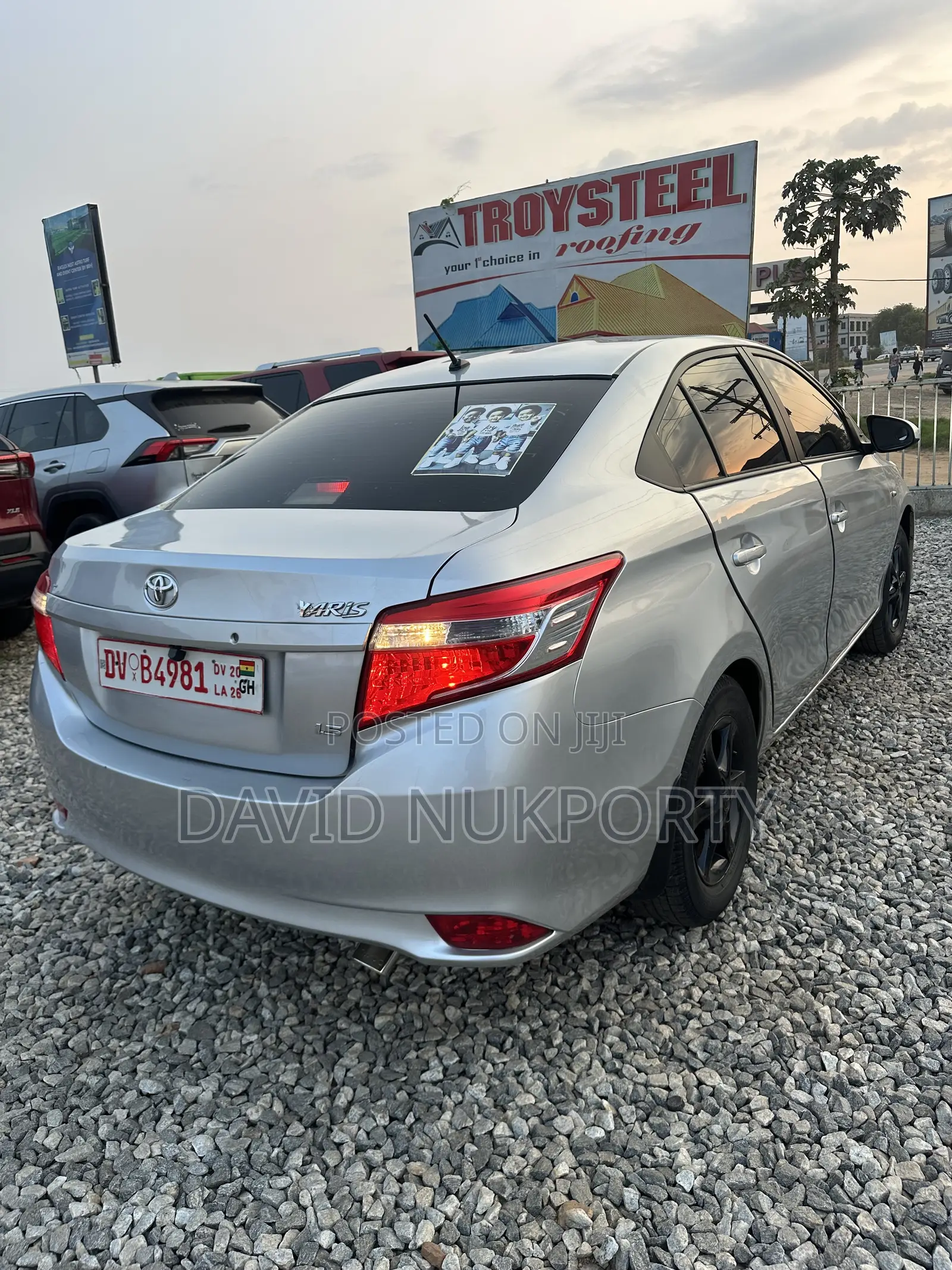 Toyota Yaris 2015 Silver
