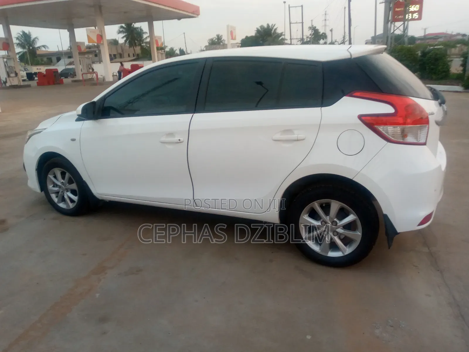 Toyota Yaris L Hatchback 5dr 2016 White