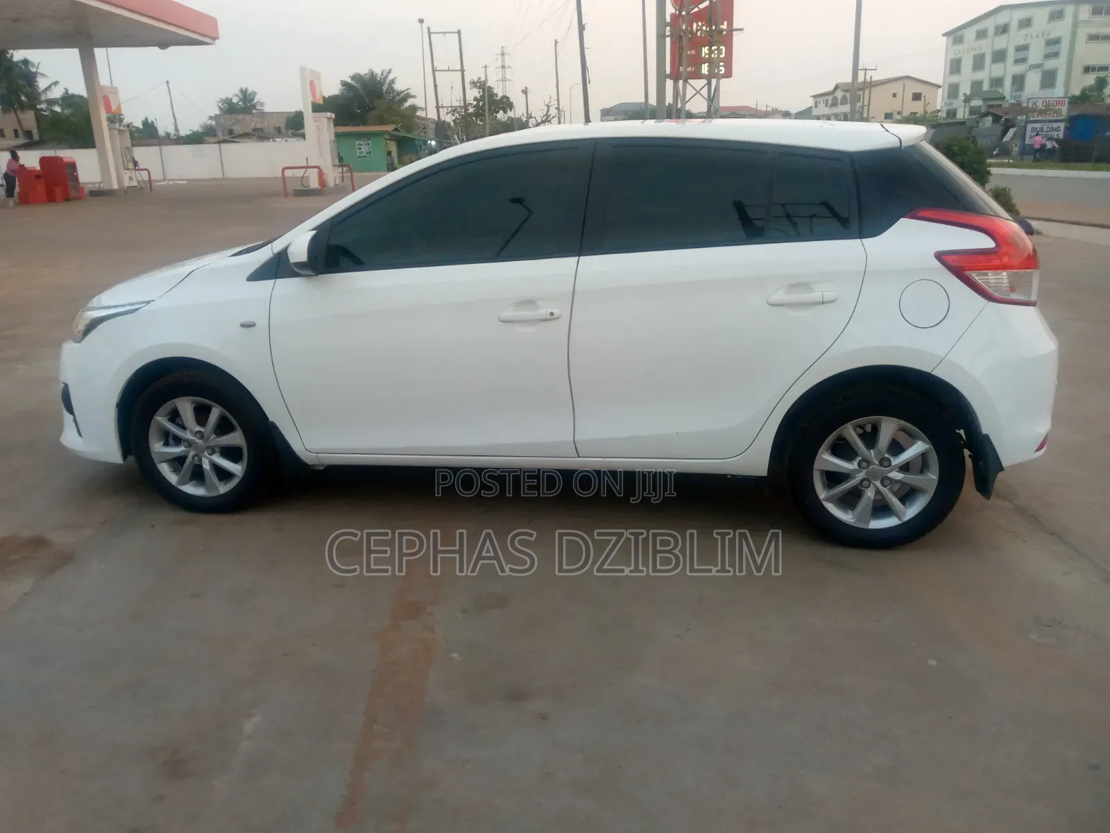 Toyota Yaris L Hatchback 5dr 2016 White