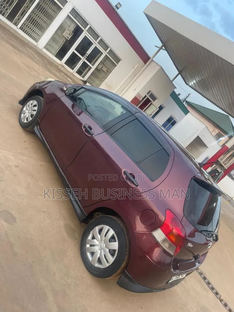 Toyota Vitz 2010 Brown