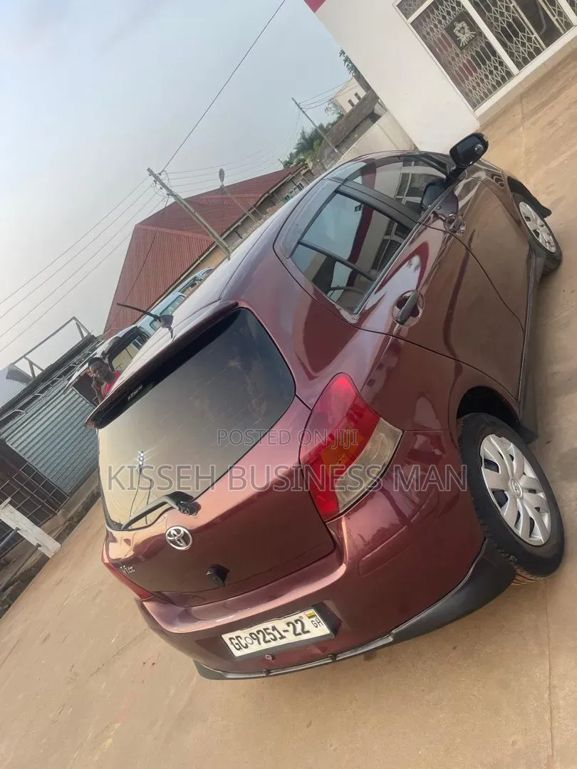 Toyota Vitz 2010 Brown