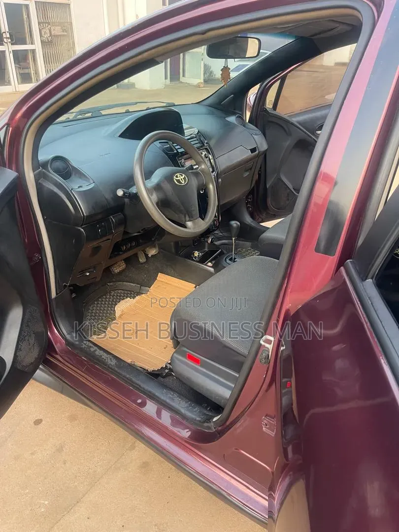 Toyota Vitz 2010 Brown