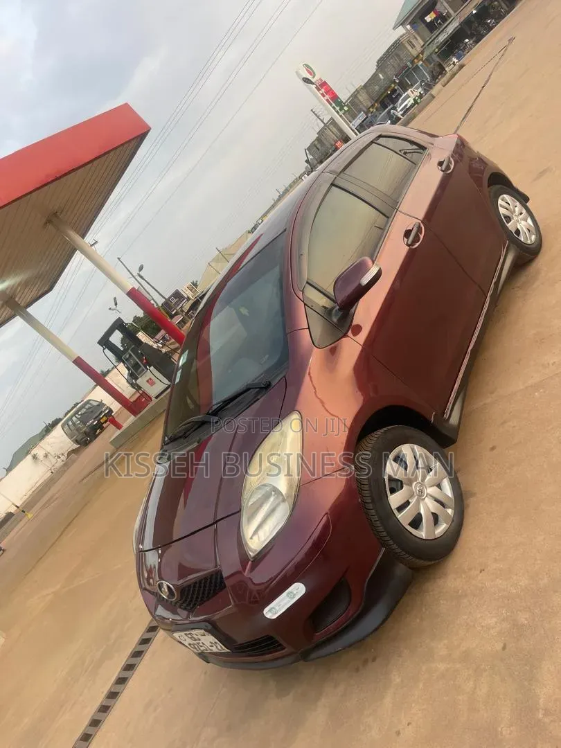 Toyota Vitz 2010 Brown