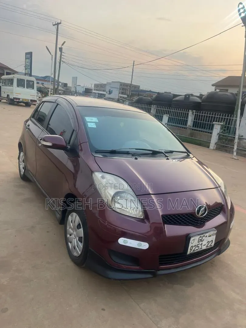 Toyota Vitz 2010 Brown