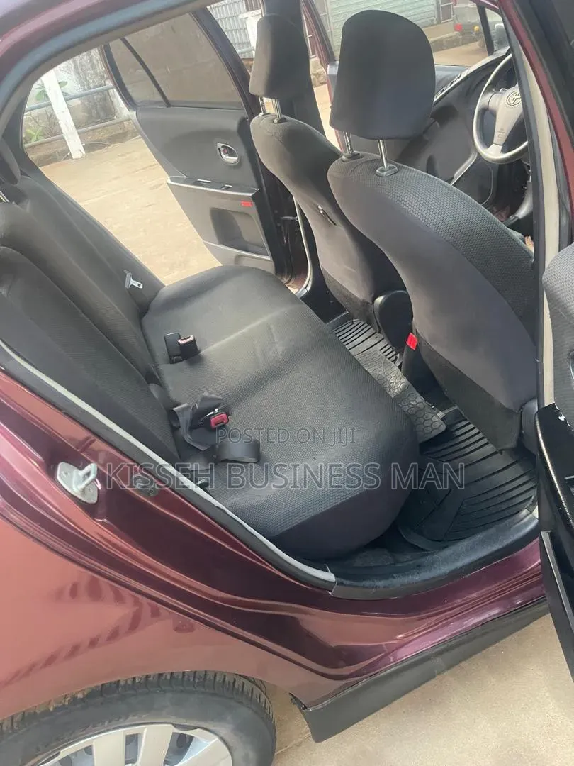 Toyota Vitz 2010 Brown