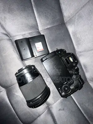 Panasonic Lumix GH5 + Sigma 16mm F1.4 Lens