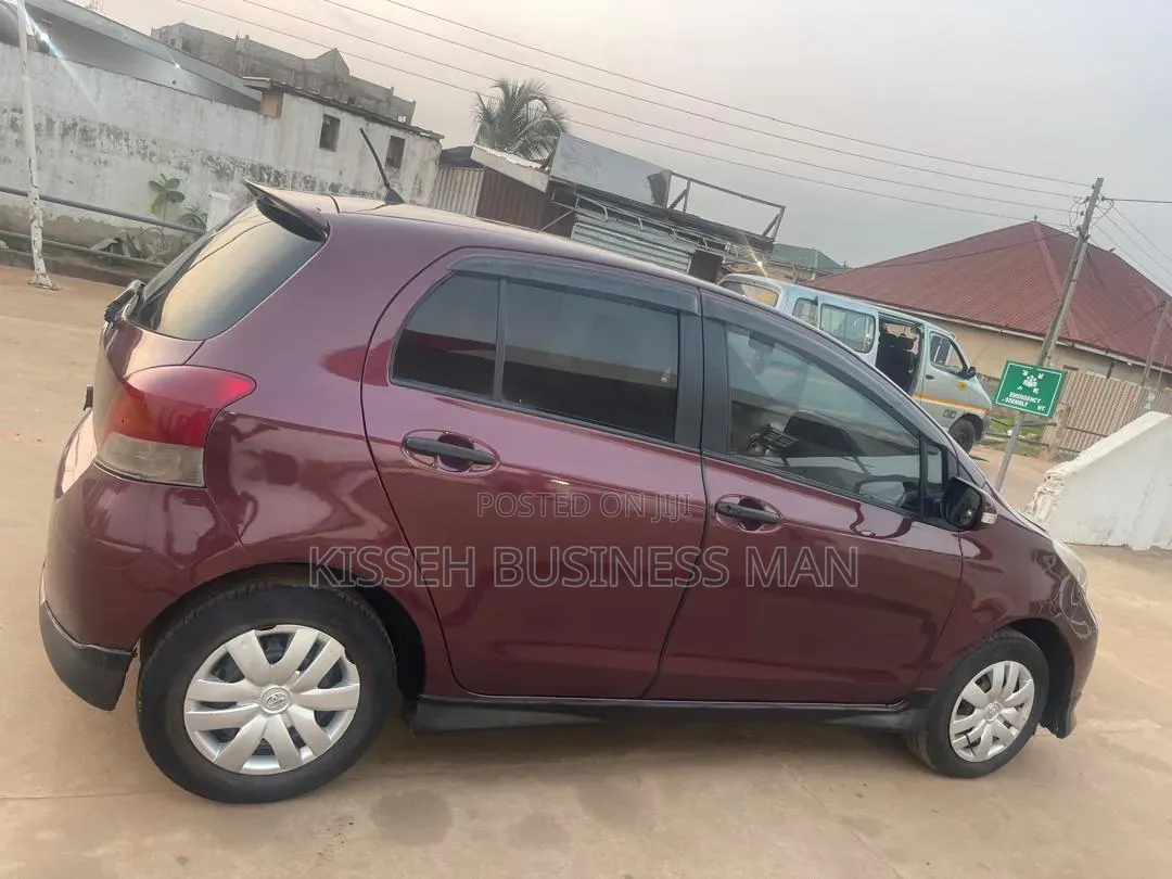 Toyota Vitz 2010 Brown