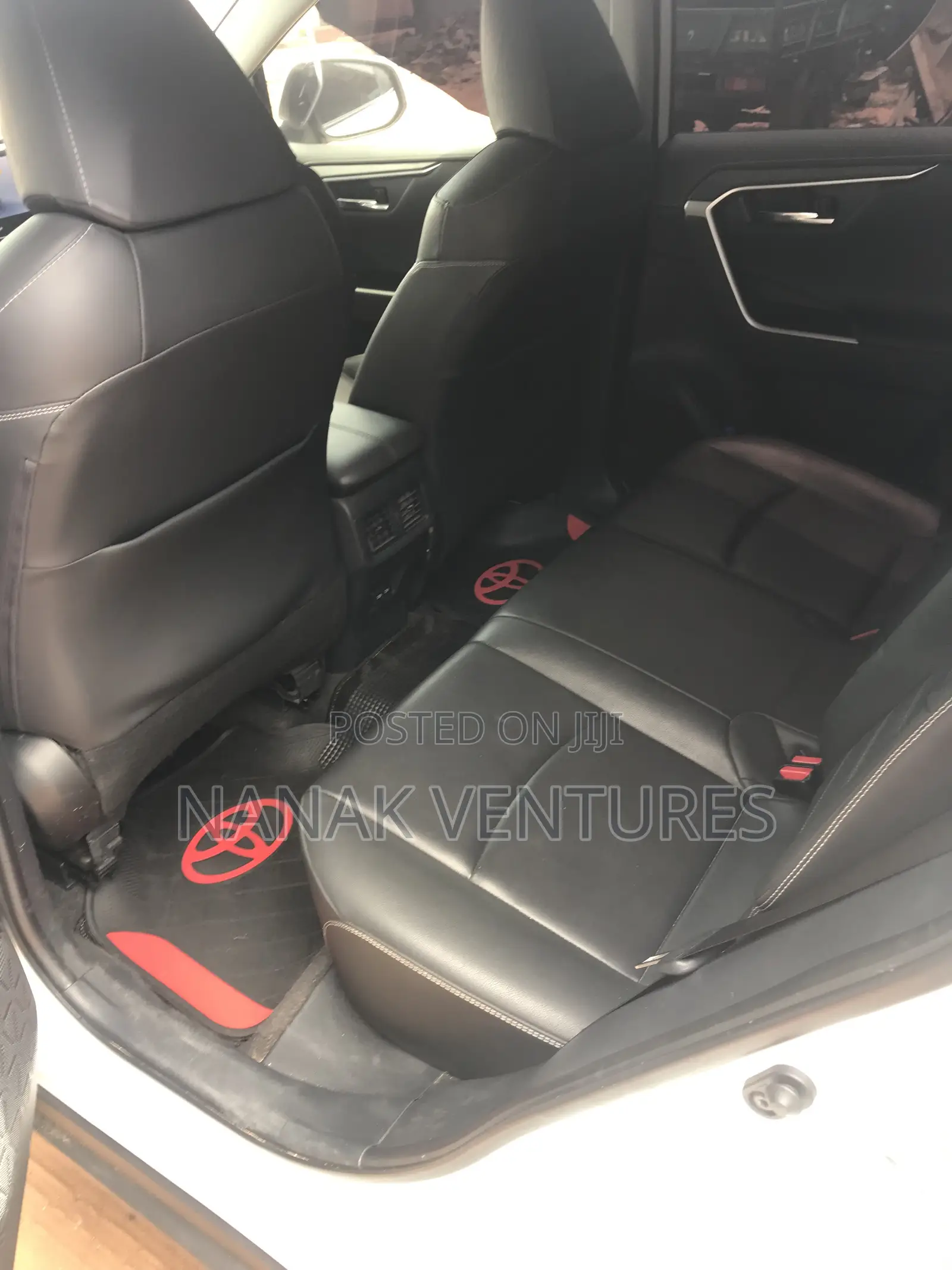 Toyota RAV4 Adventure AWD 2024 White