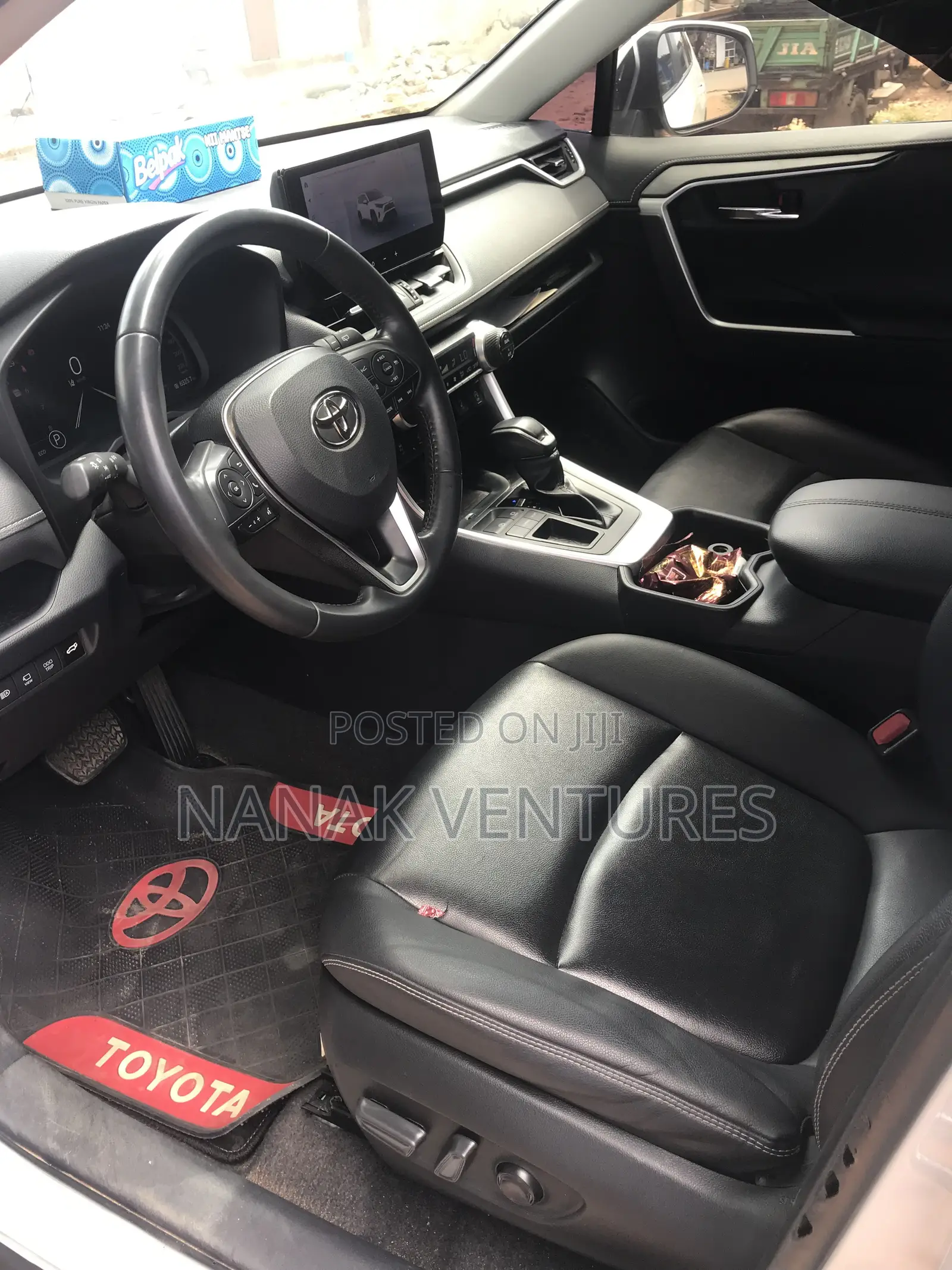 Toyota RAV4 Adventure AWD 2024 White